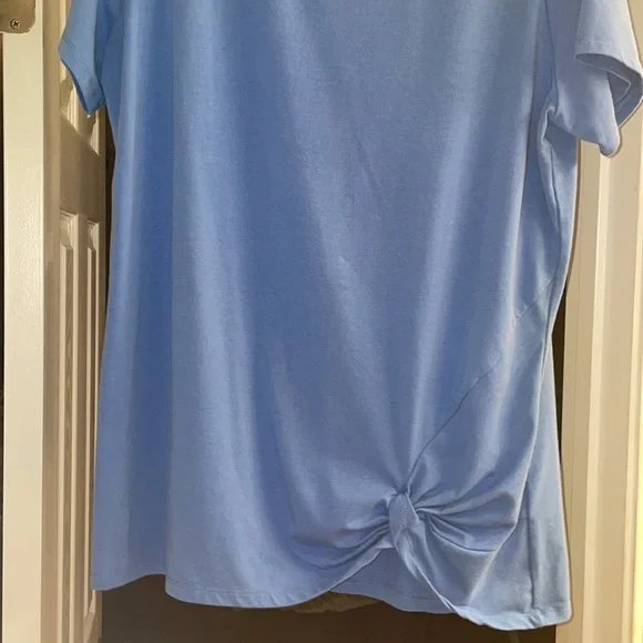 Belle by Kim Gravel Twisted- Hem Top Medium - Picture 4 of 5